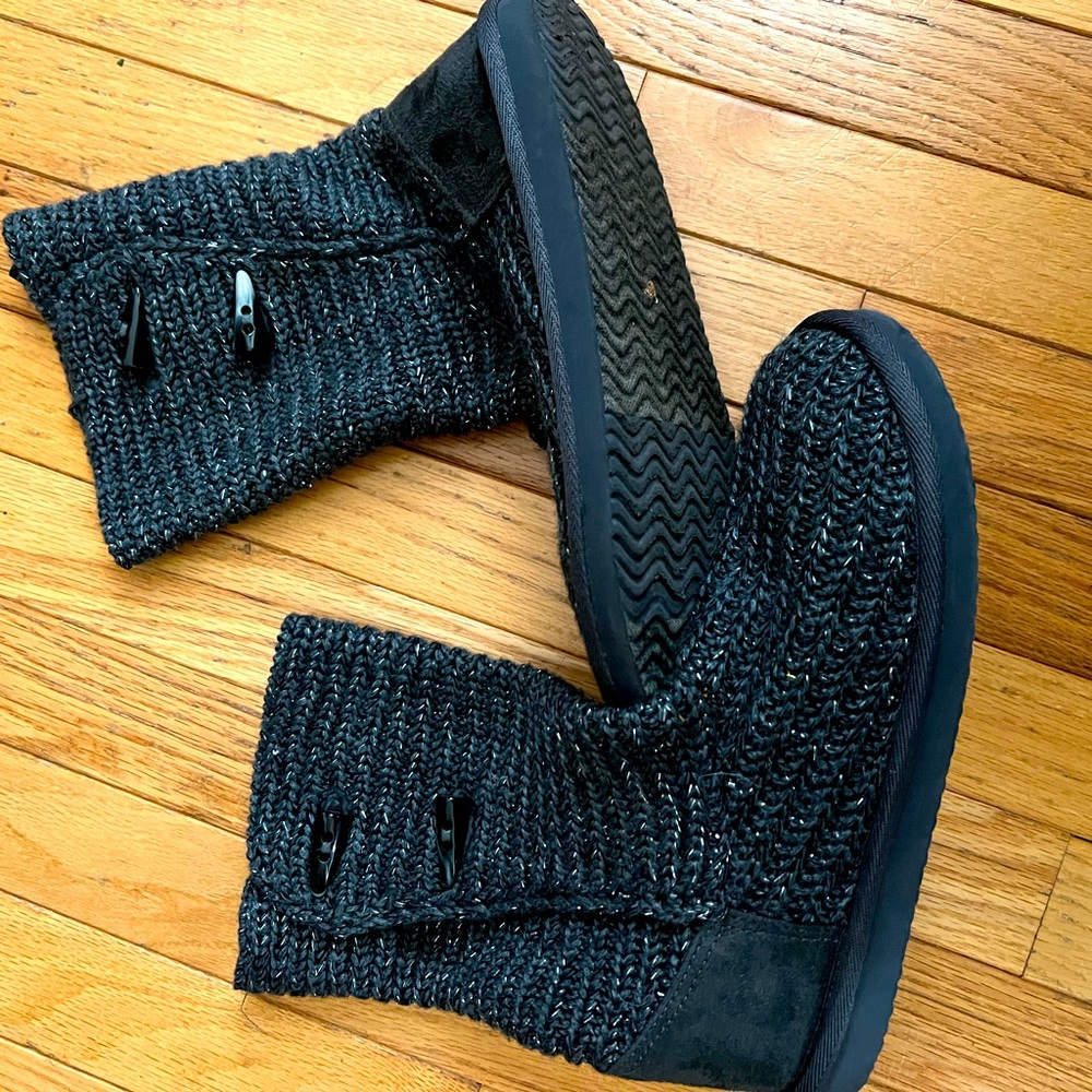 Old Navy Ugg-inspired Knit boots size 8